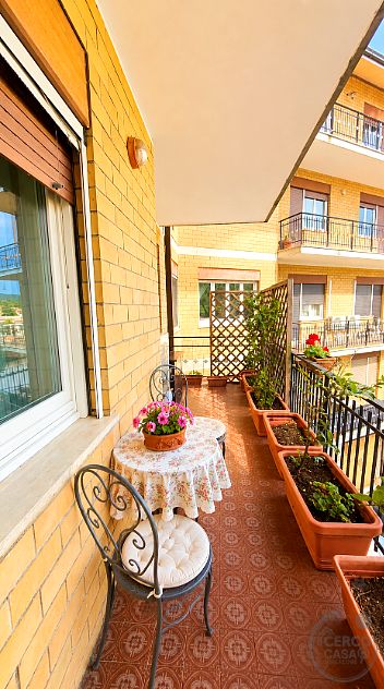 Ampio appartamento ristrutturato con garage e terrazzi – Tavernelle di Panicale