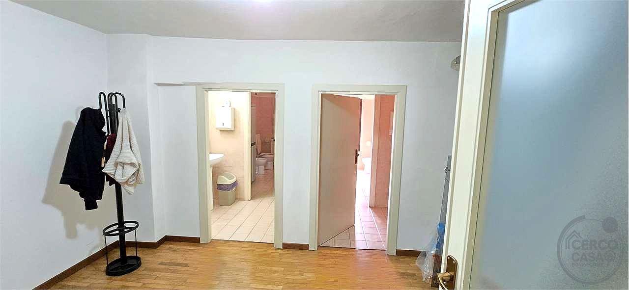 Affittasi capannone 1000 mq più uffici Villa Pitignano (PG)