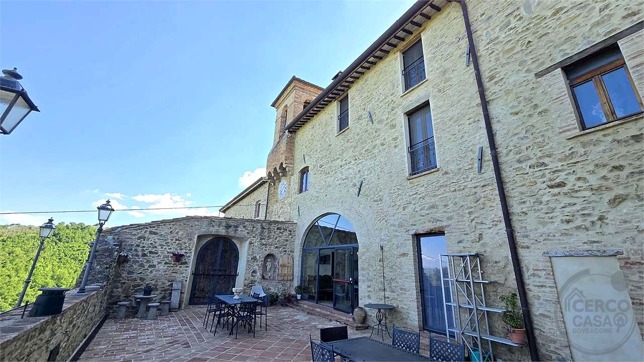 Prestigioso complesso immobiliare storico con affreschi del Perugino – Montevibiano Nuovo, Marsciano