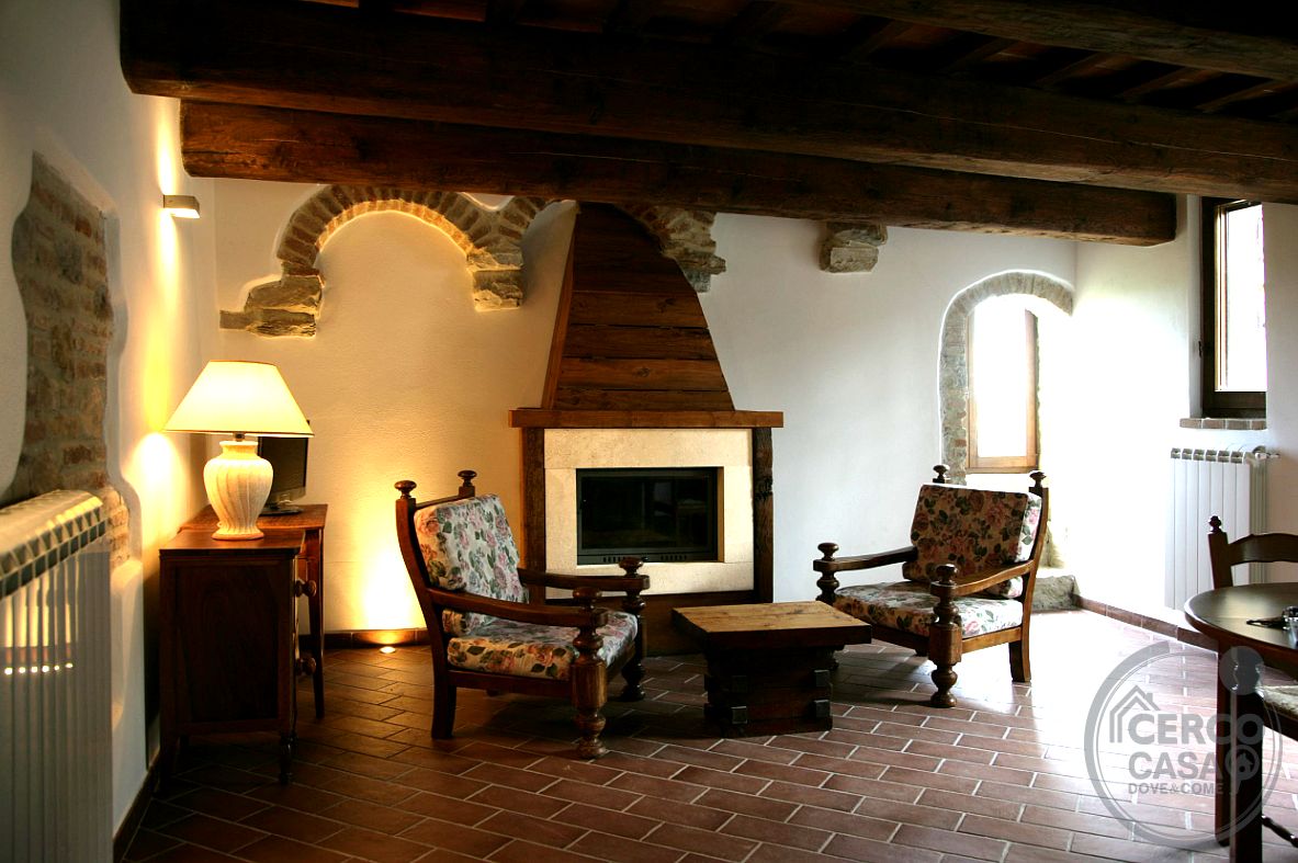 Prestigioso complesso immobiliare storico con affreschi del Perugino – Montevibiano Nuovo, Marsciano