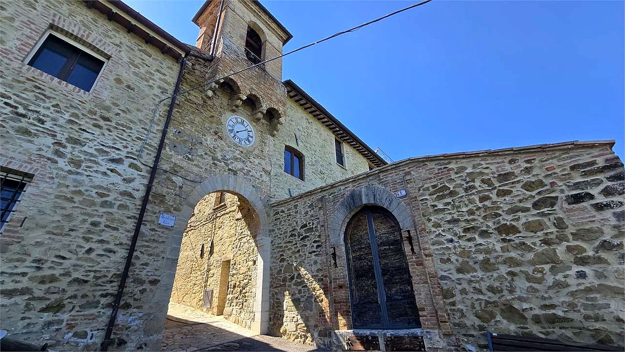 Prestigioso complesso immobiliare storico con affreschi del Perugino – Montevibiano Nuovo, Marsciano