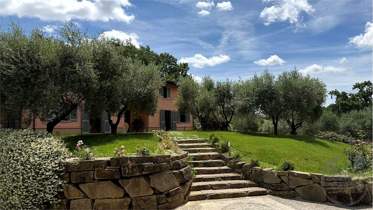 SAN VETTURINO – ESCLUSIVA PORZIONE DI VILLA DI RECENTE COSTRUZIONE CON GIARDINO