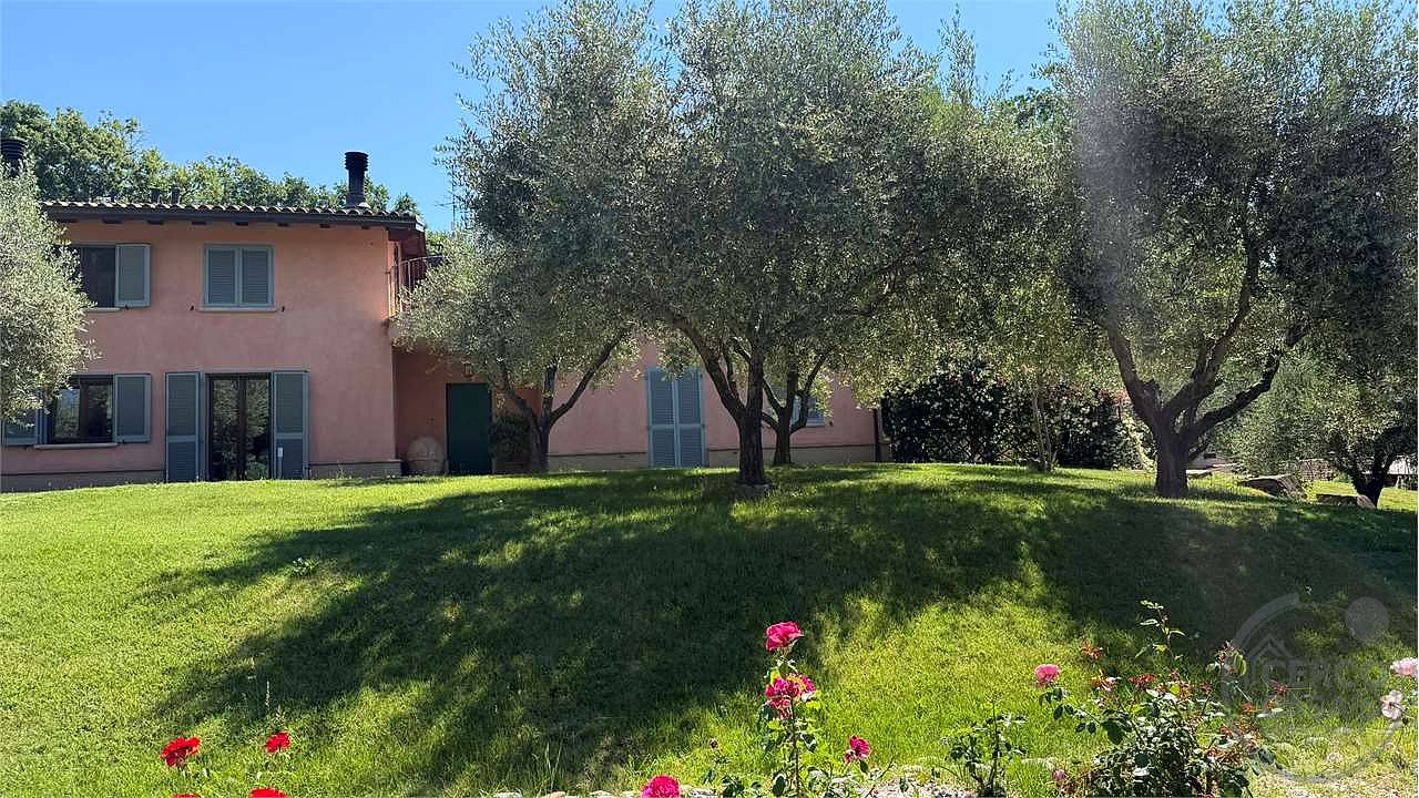 SAN VETTURINO – ESCLUSIVA PORZIONE DI VILLA DI RECENTE COSTRUZIONE CON GIARDINO