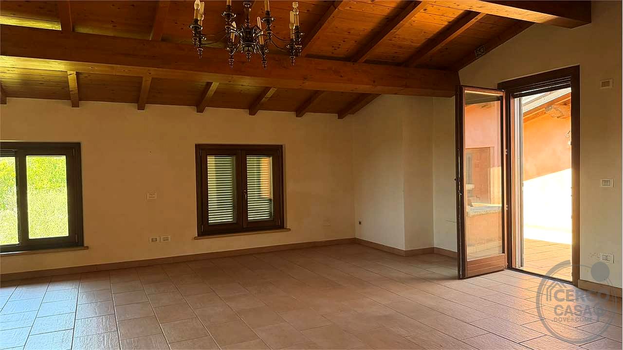 SAN VETTURINO – ESCLUSIVA PORZIONE DI VILLA DI RECENTE COSTRUZIONE CON GIARDINO