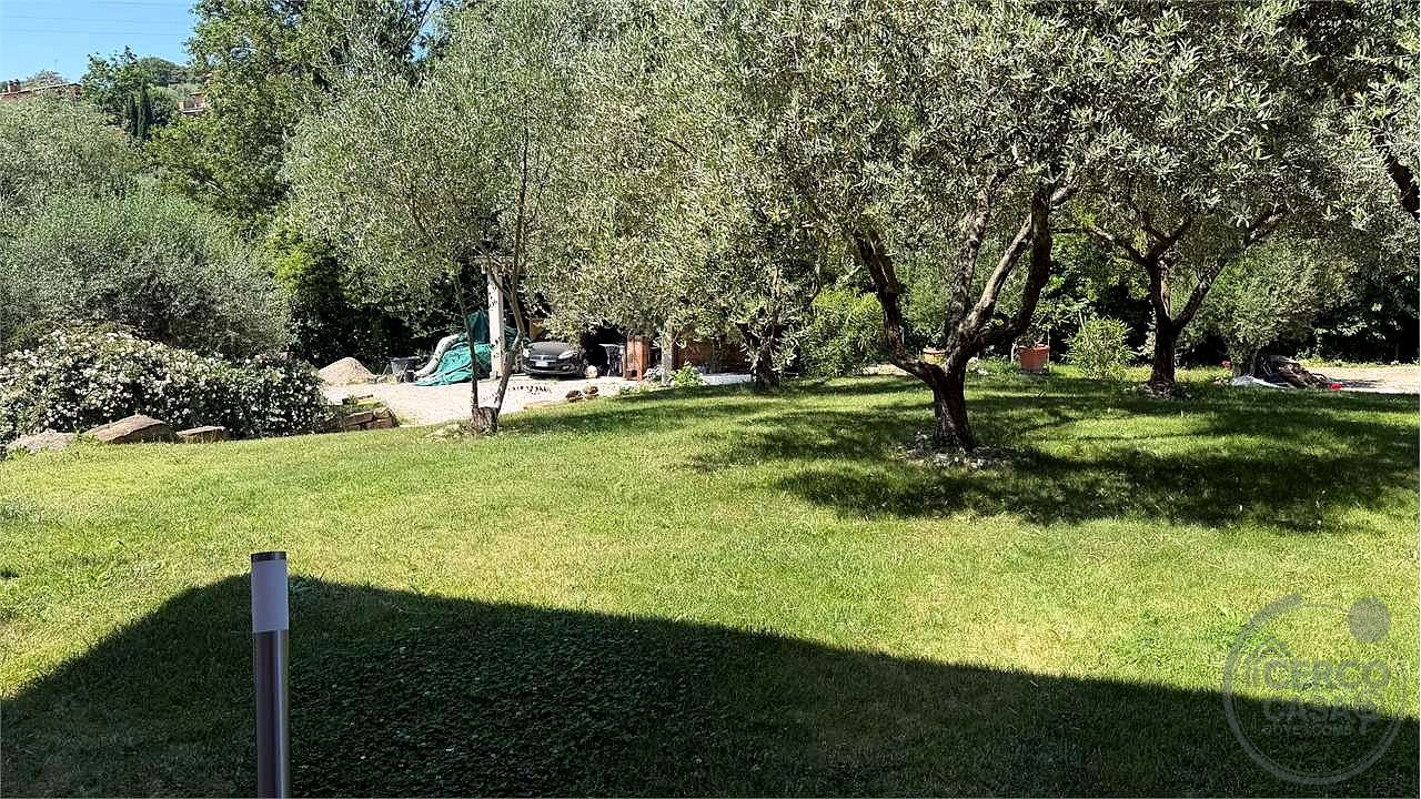 SAN VETTURINO – ESCLUSIVA PORZIONE DI VILLA DI RECENTE COSTRUZIONE CON GIARDINO