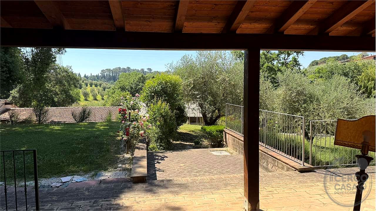 SAN VETTURINO – ESCLUSIVA PORZIONE DI VILLA DI RECENTE COSTRUZIONE CON GIARDINO