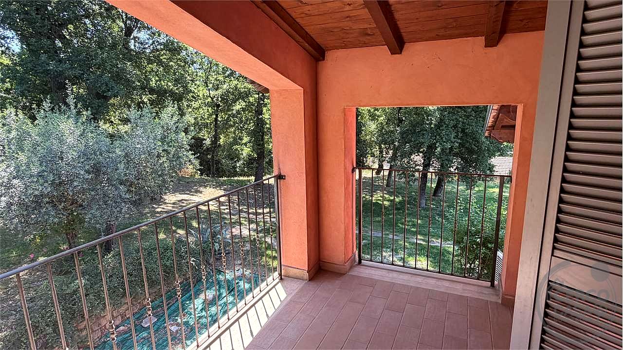 SAN VETTURINO – ESCLUSIVA PORZIONE DI VILLA DI RECENTE COSTRUZIONE CON GIARDINO