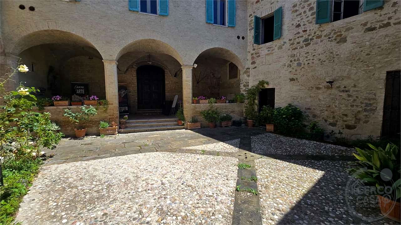 Corso Bersaglieri – Prestigiosa Dimora Storica nel Cuore di Perugia