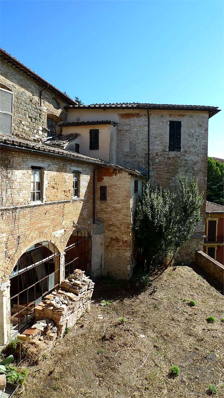 Corso Bersaglieri – Prestigiosa Dimora Storica nel Cuore di Perugia