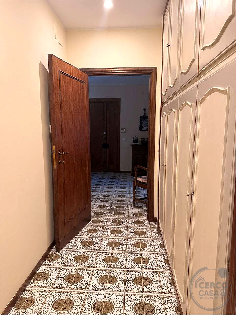 Appartamento ristrutturato con 4 camere.