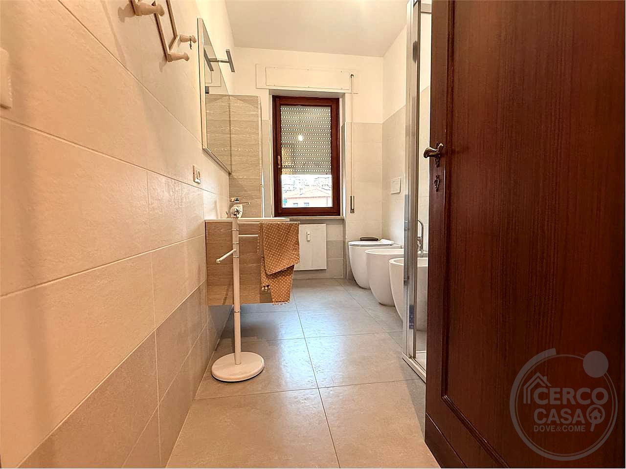 Appartamento ristrutturato con 4 camere.
