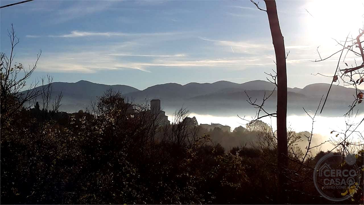 Todi, Castello Izzalini: vendesi trilocale n. 3 Piano Terra