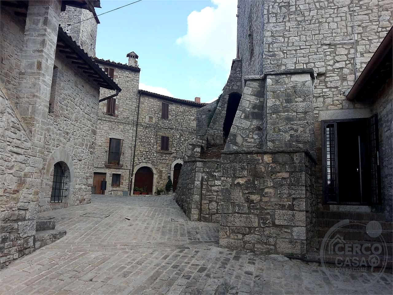 Todi, Castello Izzalini: vendesi trilocale n. 5 Piano Terra