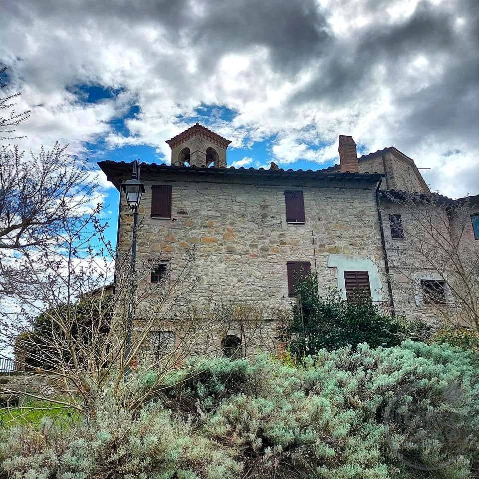 Todi, Castello Izzalini: vendesi trilocale n. 5 Piano Terra