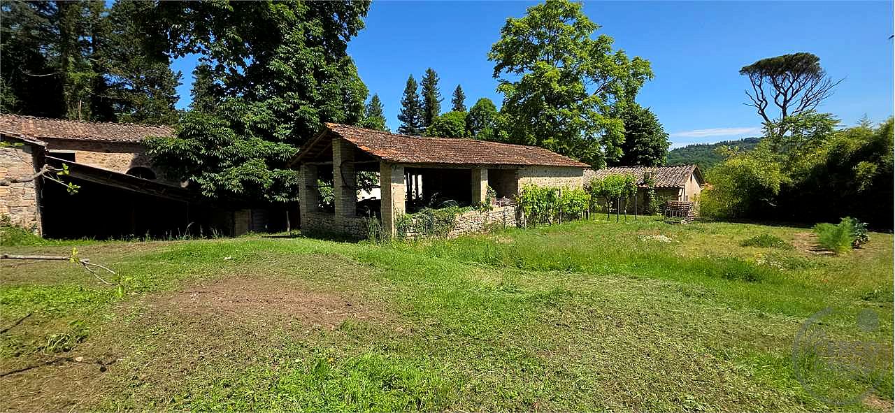 Rustico casale di pregio da recuperare – Umbertide (PG)
