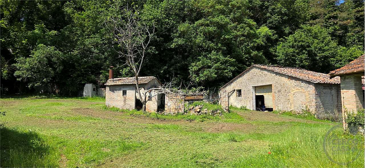 Rustico casale di pregio da recuperare – Umbertide (PG)