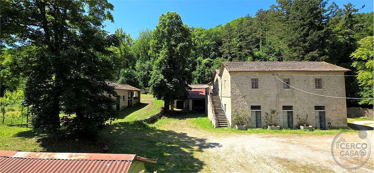 Rustico casale di pregio da recuperare – Umbertide (PG)
