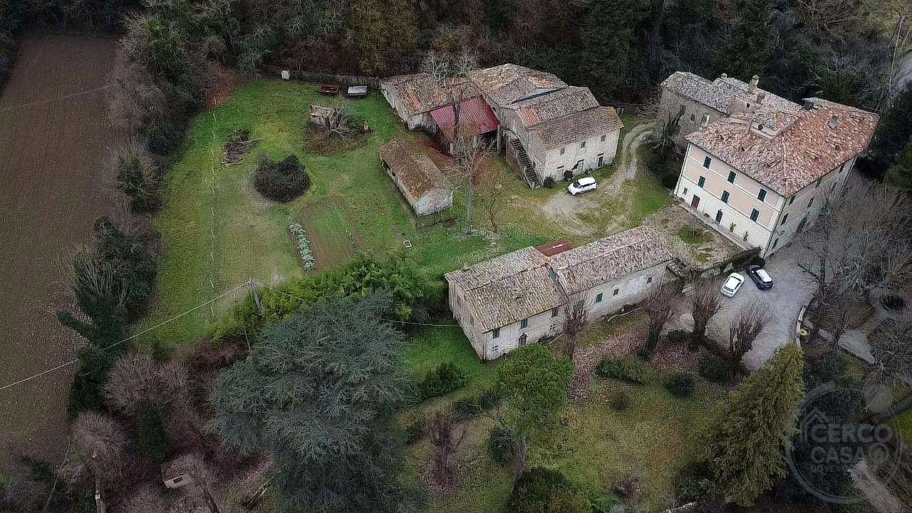 Rustico casale di pregio da recuperare – Umbertide (PG)