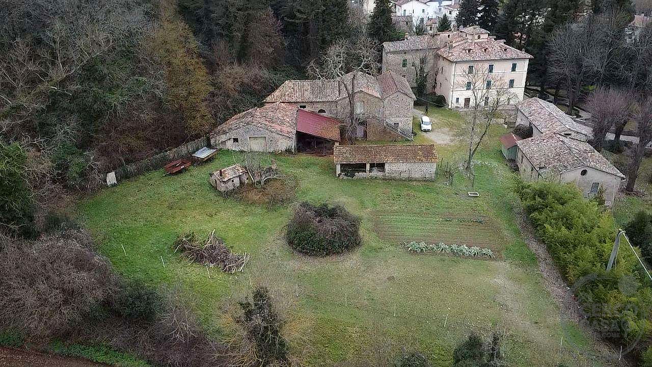 Rustico casale di pregio da recuperare – Umbertide (PG)