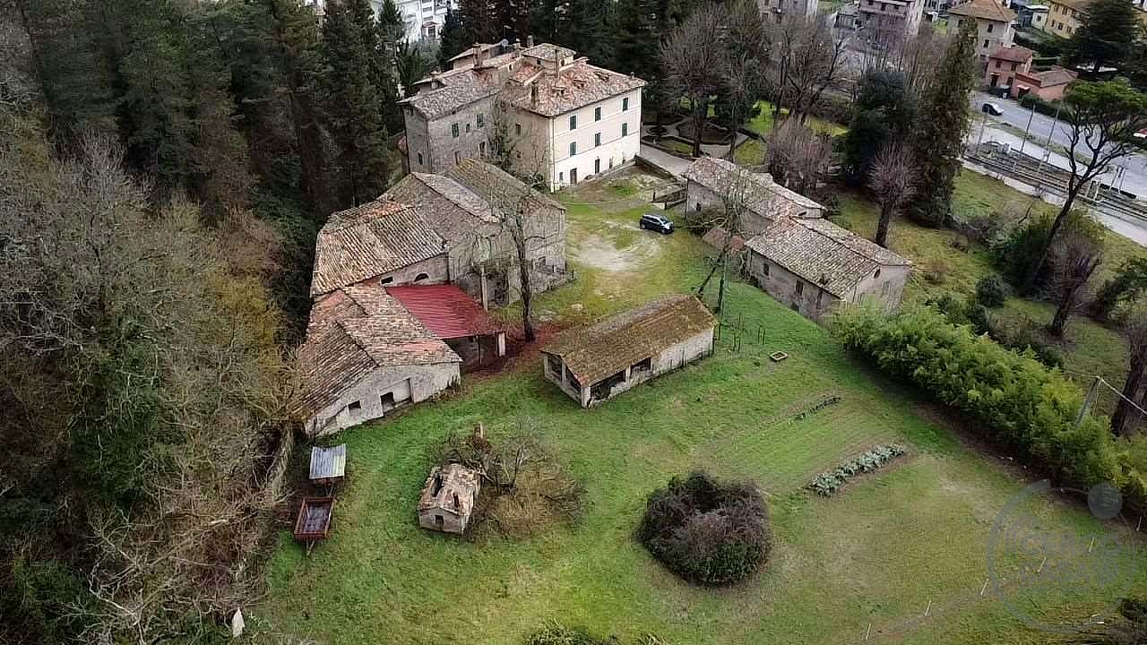 Rustico casale di pregio da recuperare – Umbertide (PG)
