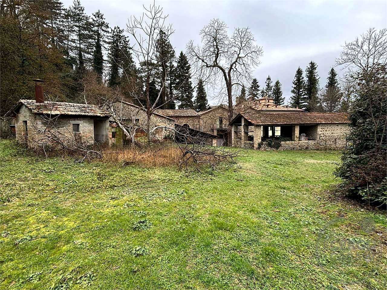 Rustico casale di pregio da recuperare – Umbertide (PG)