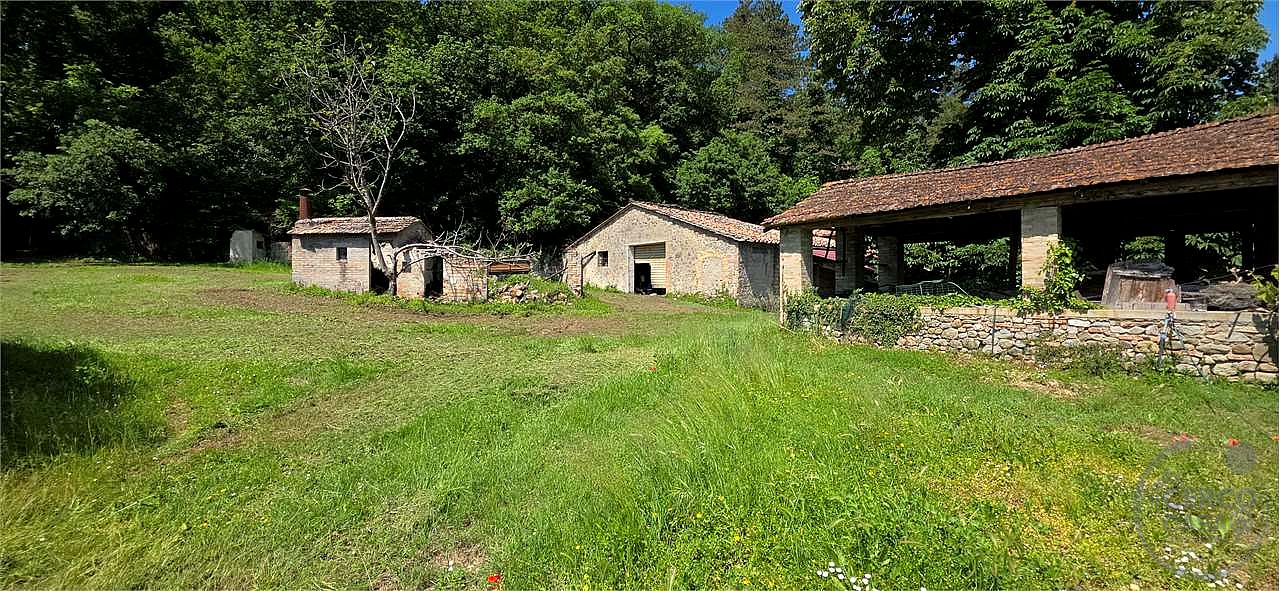 Rustico casale di pregio da recuperare – Umbertide (PG)