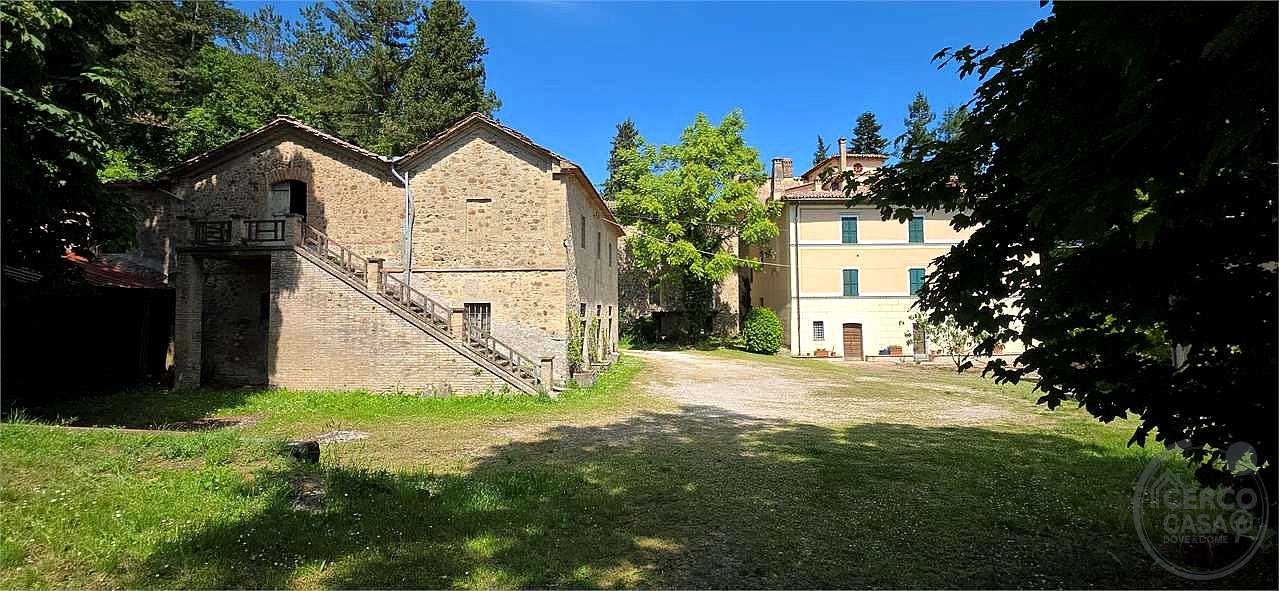 Rustico casale di pregio da recuperare – Umbertide (PG)