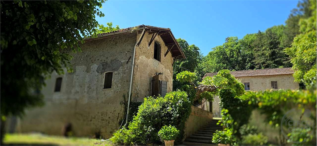 Rustico casale di pregio da recuperare – Umbertide (PG)