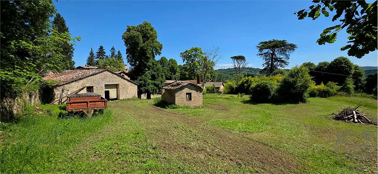 Rustico casale di pregio da recuperare – Umbertide (PG)