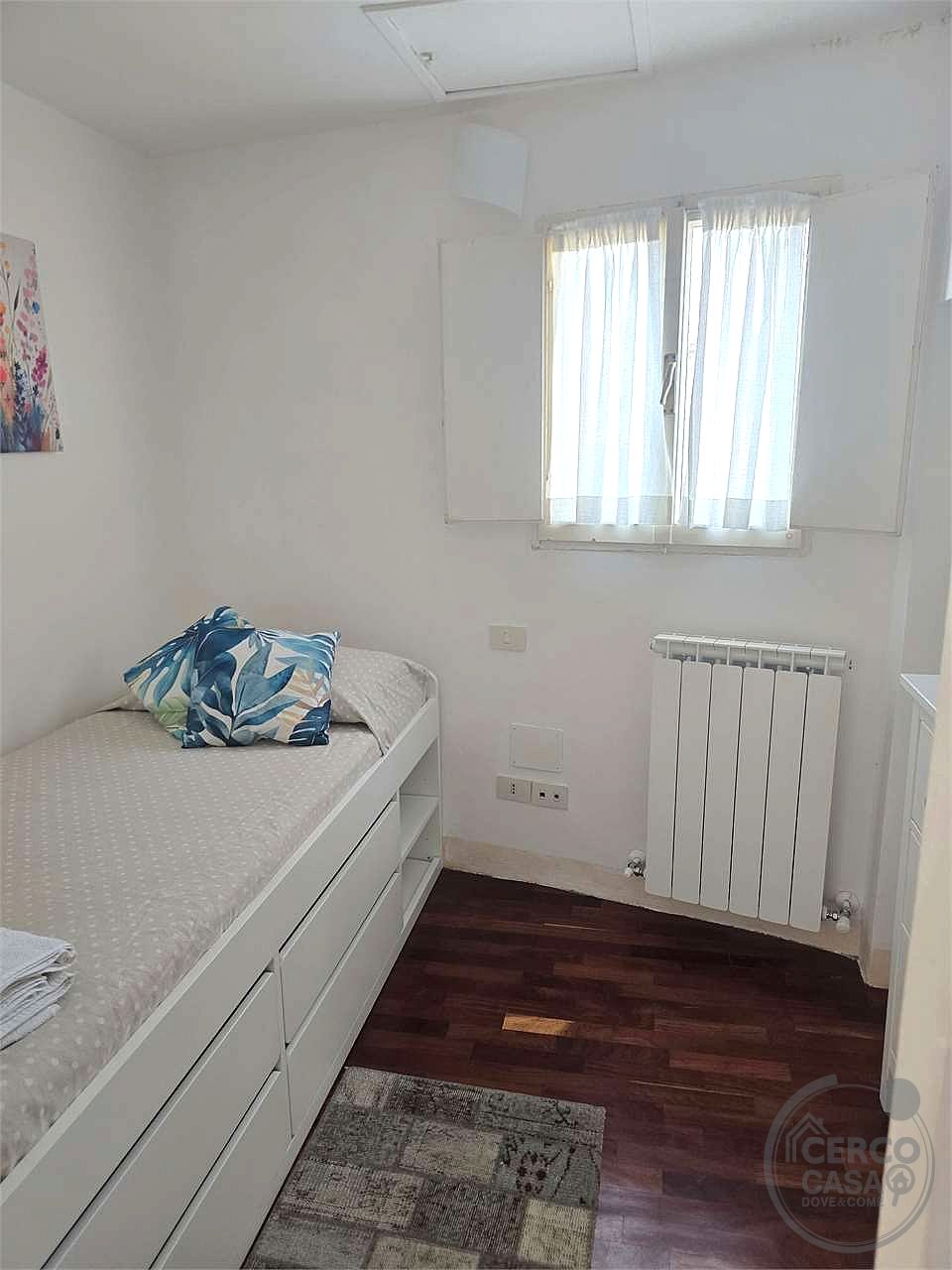 Piazza IV Novembre e Arco Etrusco-A pochi passi Centralissimo