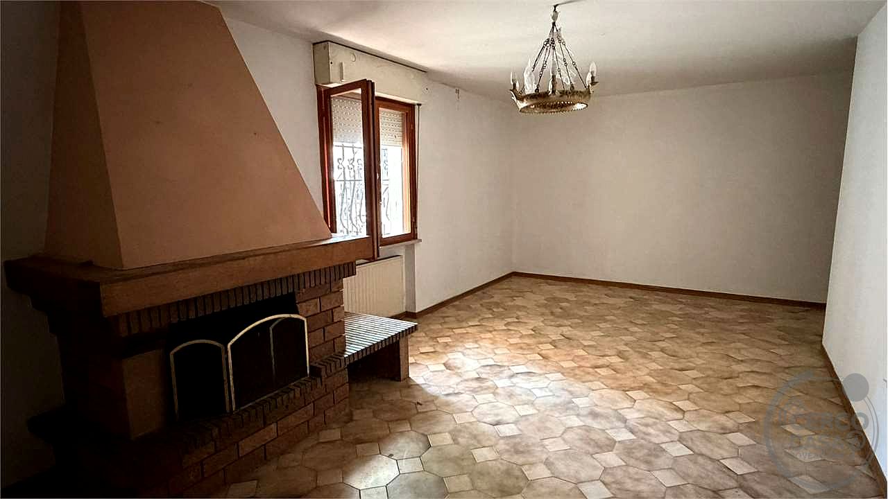 Porzione di bifamiliare in vendita