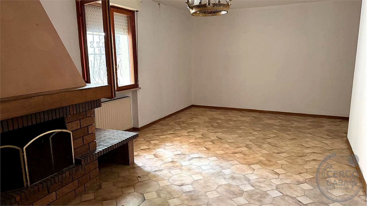 Porzione di bifamiliare in vendita