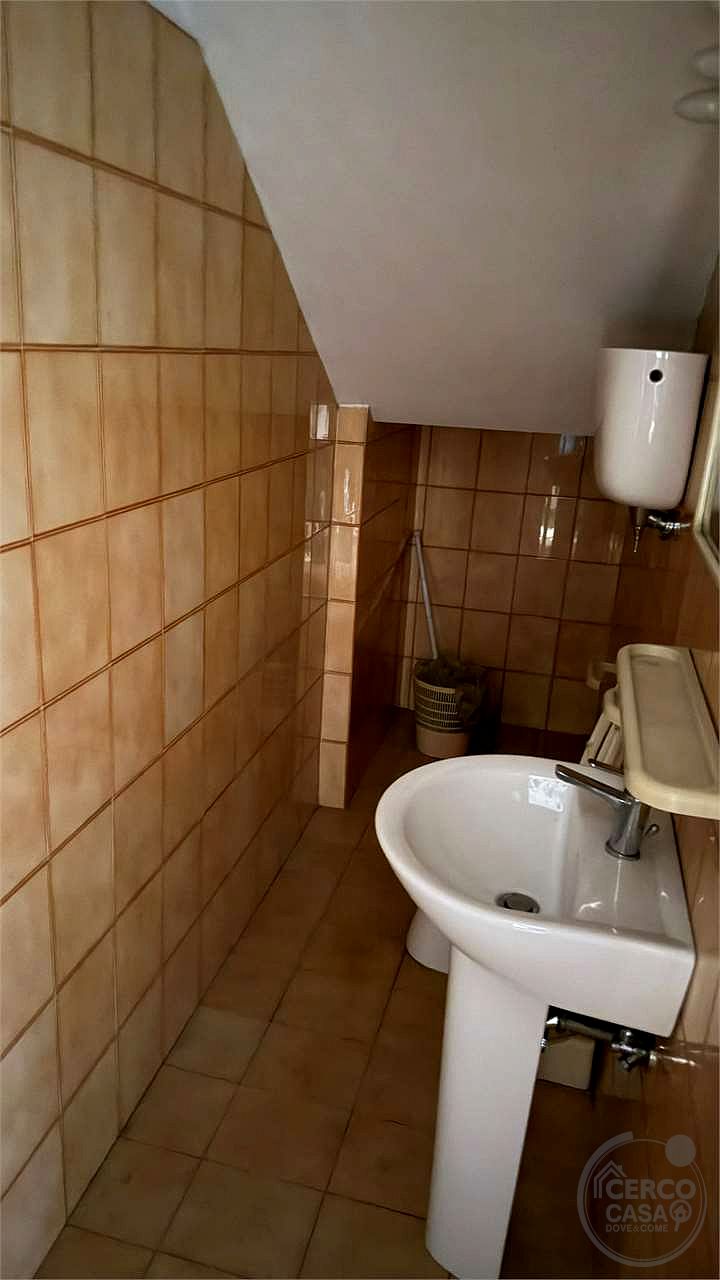 Porzione di bifamiliare in vendita