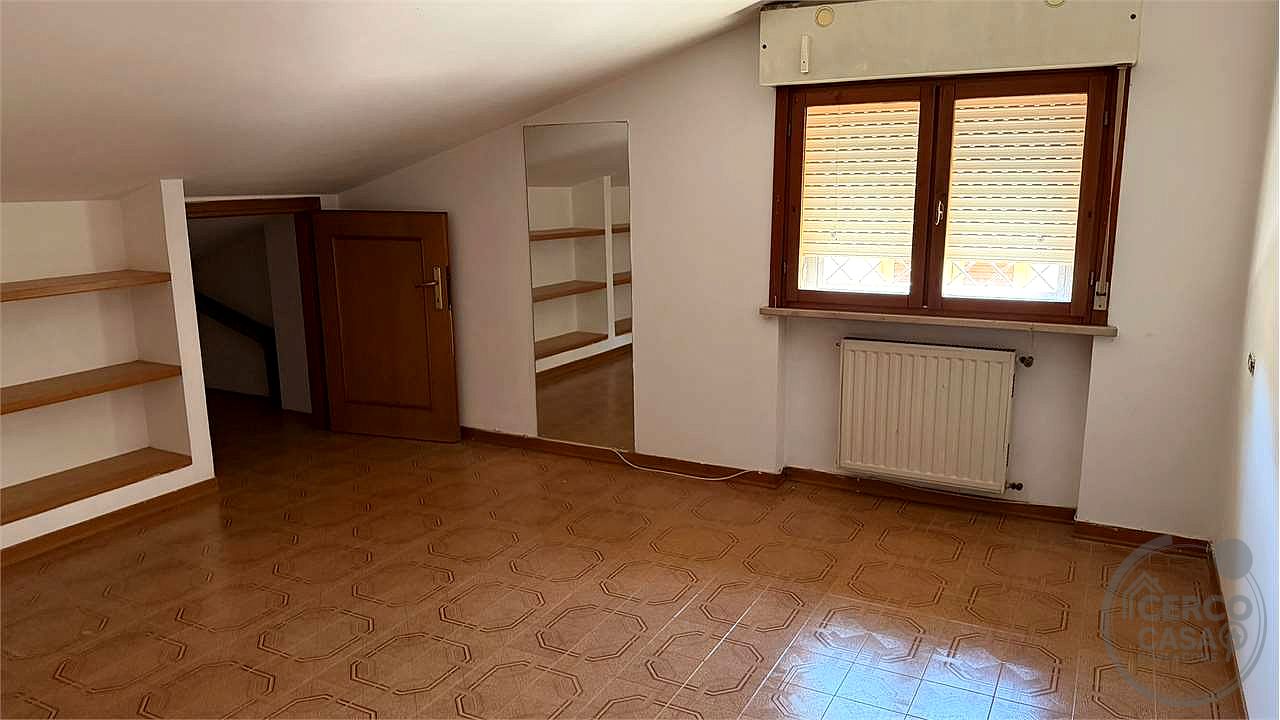 Porzione di bifamiliare in vendita