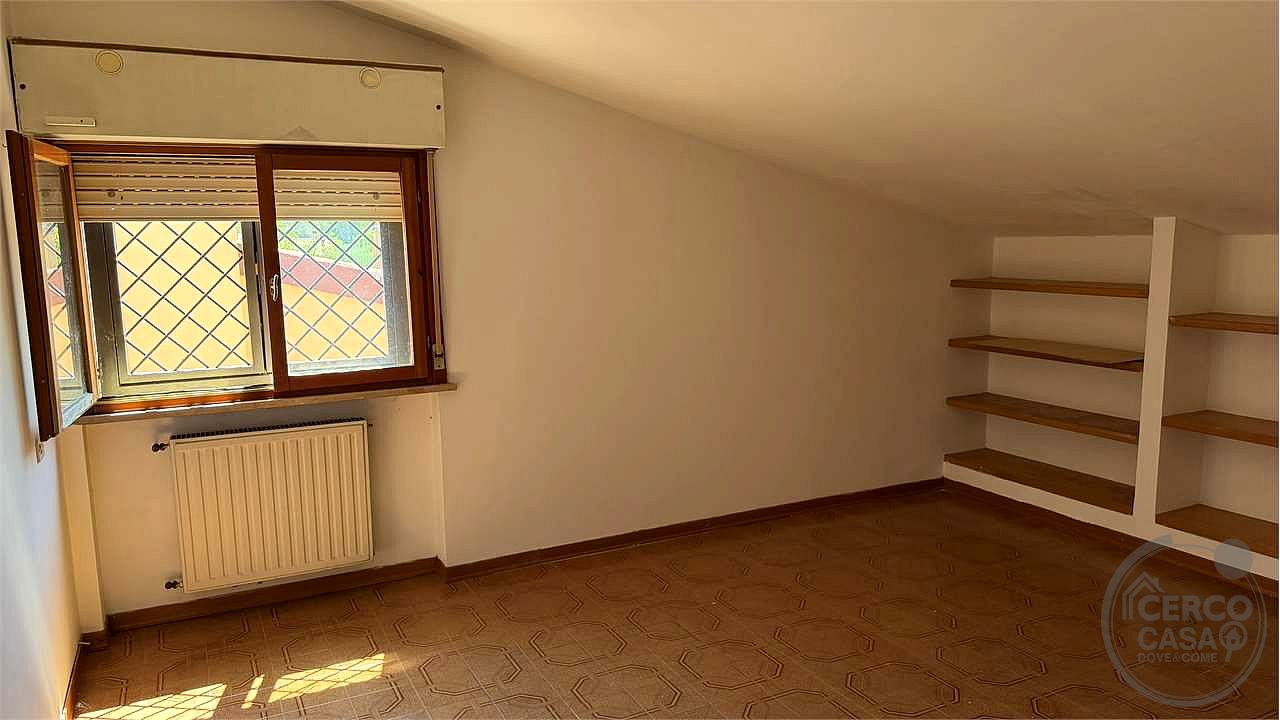 Porzione di bifamiliare in vendita