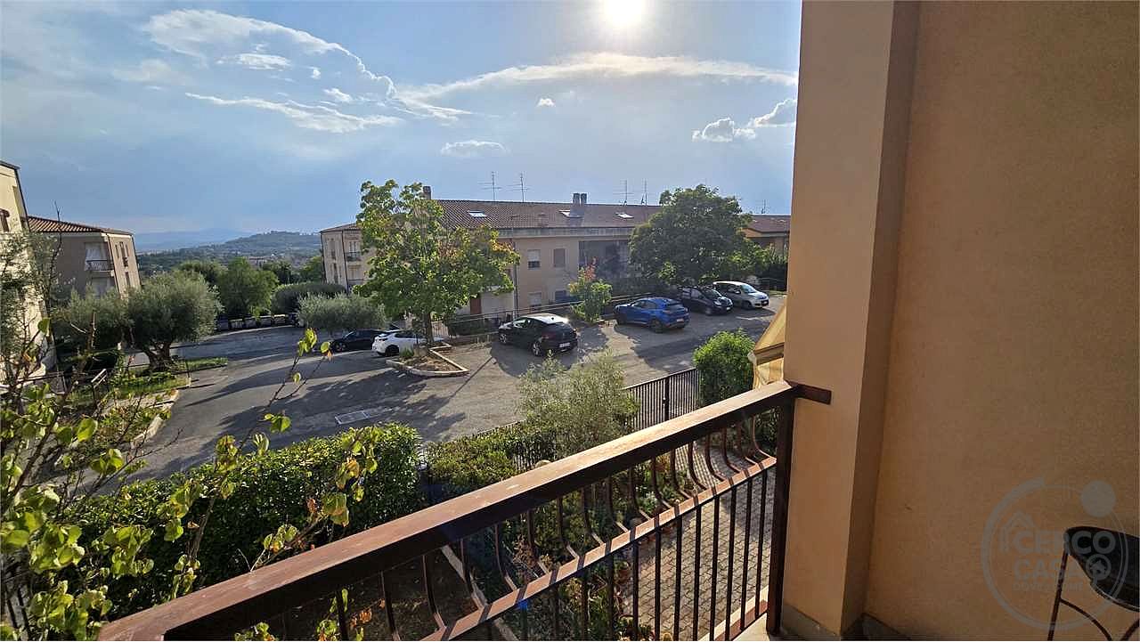 VILLETTA A SCHIERA CON TAVERNA, MANSARDA, GIARDINO E TERRAZZO – LACUGNANO, PERUGIA