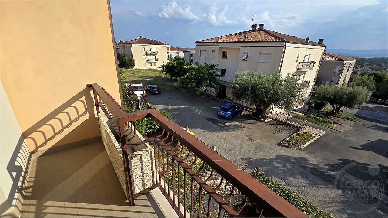 VILLETTA A SCHIERA CON TAVERNA, MANSARDA, GIARDINO E TERRAZZO – LACUGNANO, PERUGIA