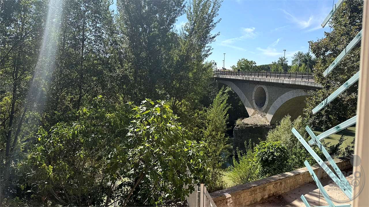 Abitazione su due livelli con soffitta e terrazzini