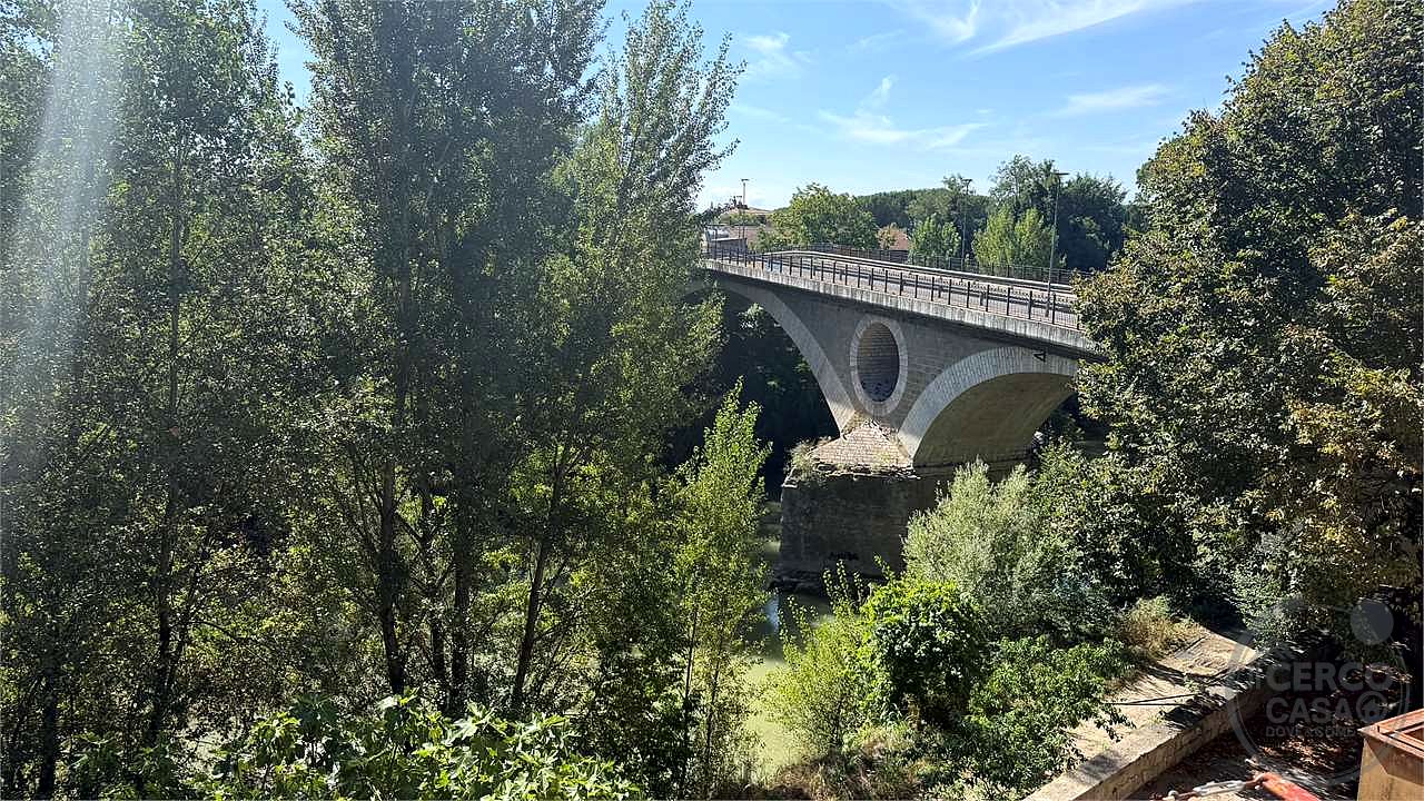 Abitazione su due livelli con soffitta e terrazzini