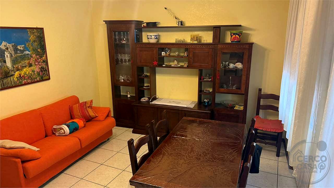 Abitazione su due livelli con soffitta e terrazzini