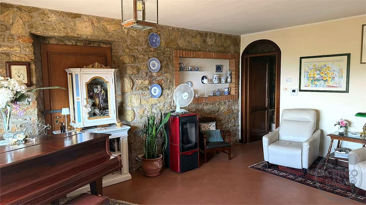 Esclusiva Villa Panoramica in Vendita a Trinità di Perugia