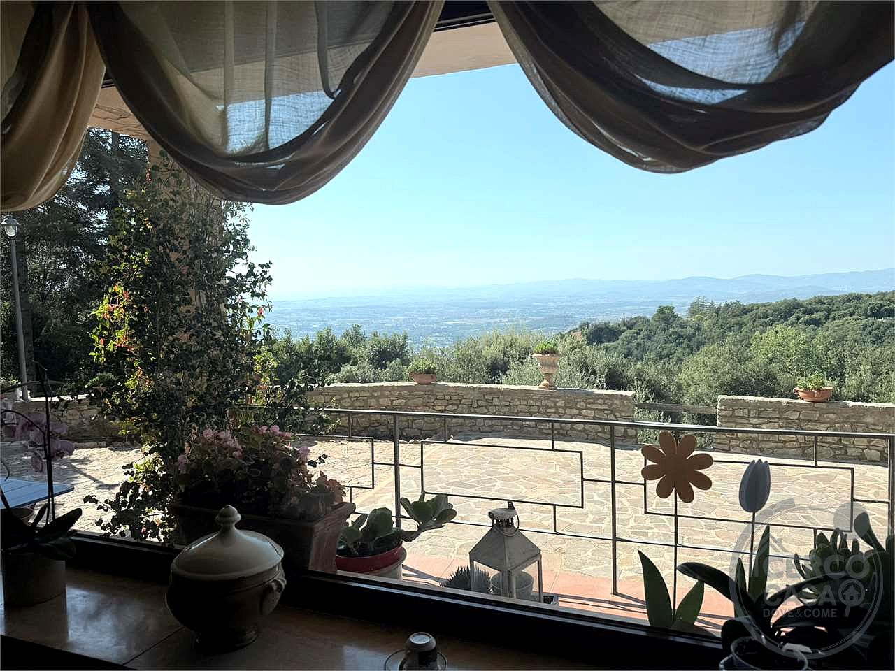 Esclusiva Villa Panoramica in Vendita a Trinità di Perugia