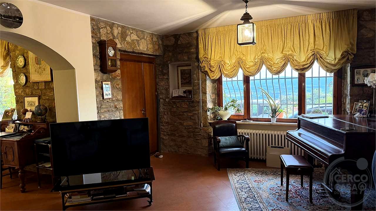 Esclusiva Villa Panoramica in Vendita a Trinità di Perugia