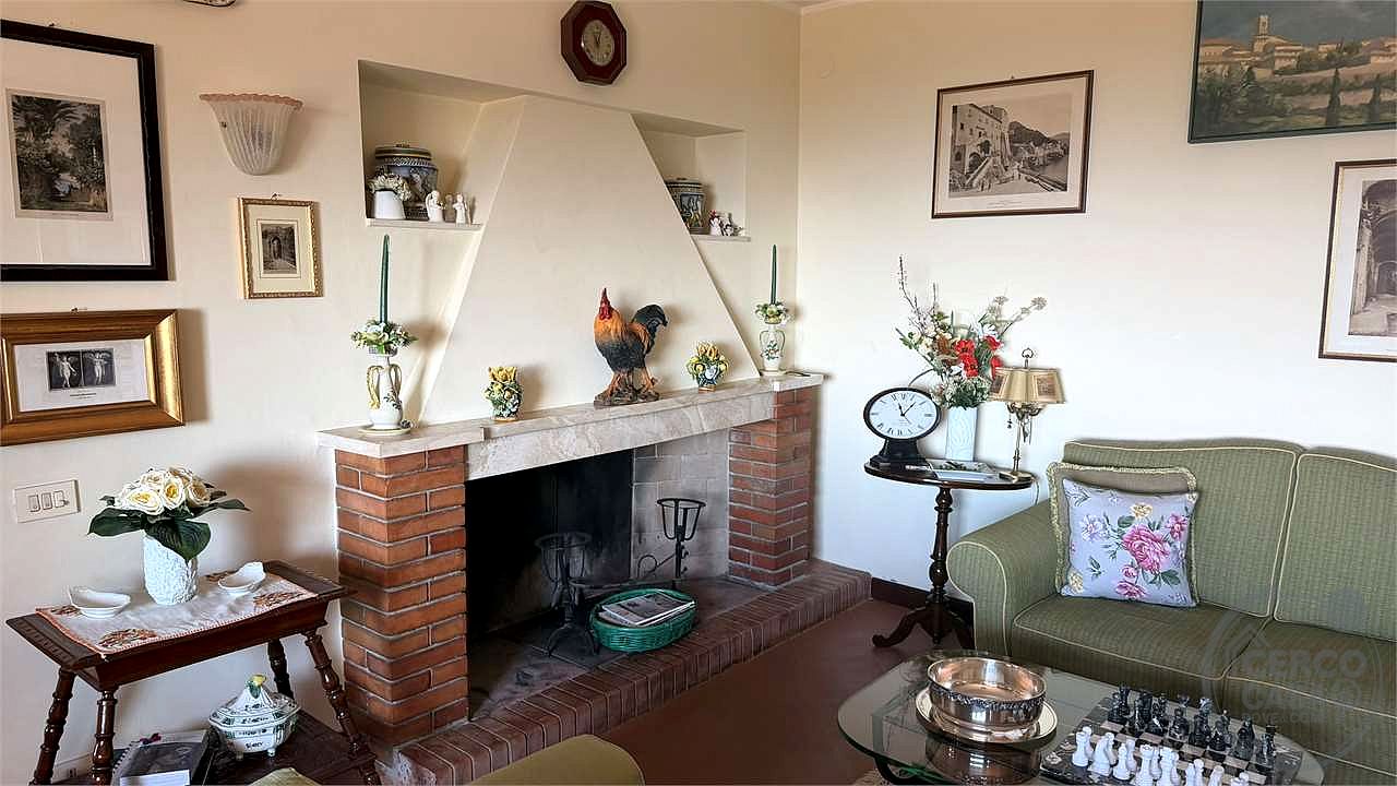 Esclusiva Villa Panoramica in Vendita a Trinità di Perugia