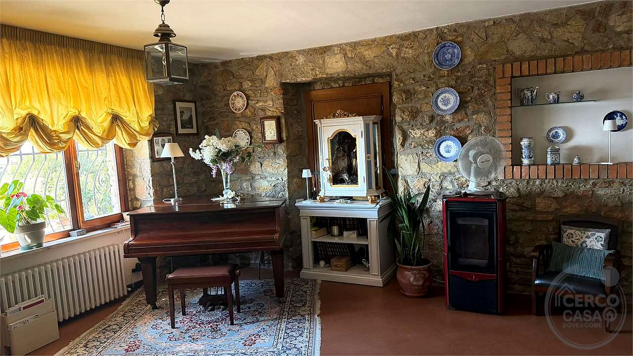 Esclusiva Villa Panoramica in Vendita a Trinità di Perugia