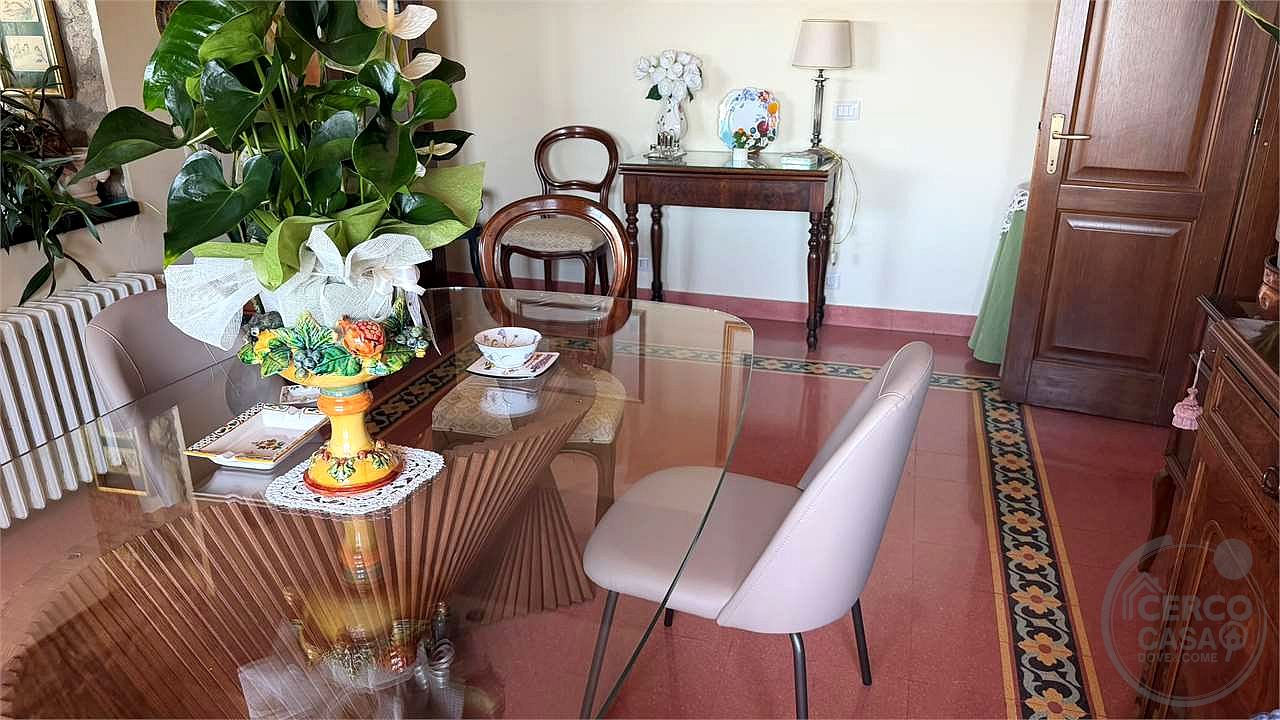 Esclusiva Villa Panoramica in Vendita a Trinità di Perugia