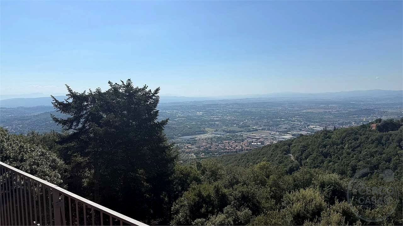 Esclusiva Villa Panoramica in Vendita a Trinità di Perugia
