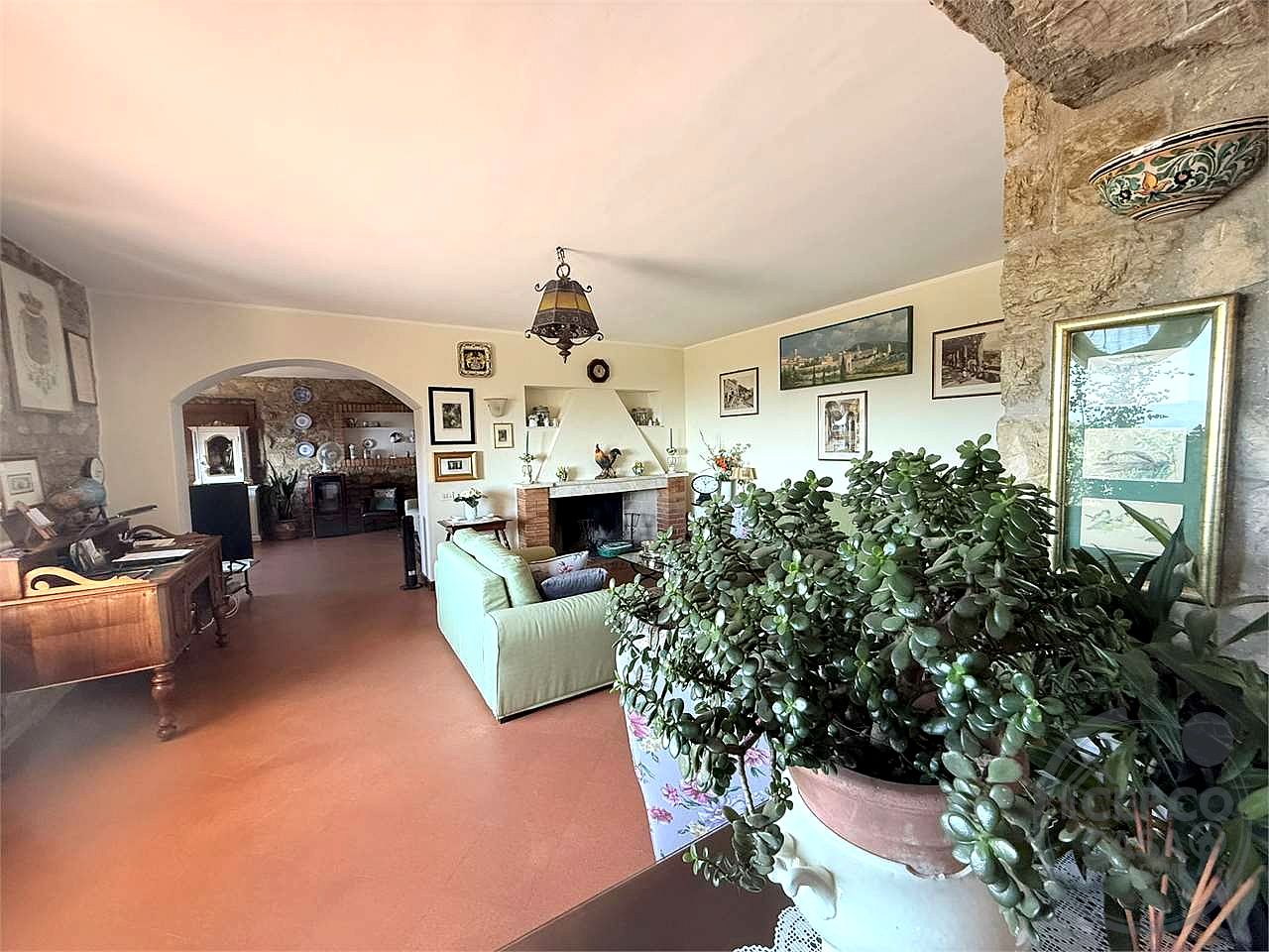 Esclusiva Villa Panoramica in Vendita a Trinità di Perugia