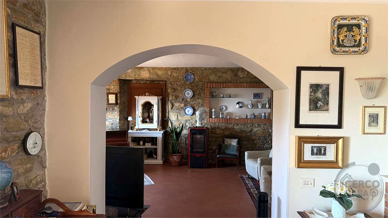 Esclusiva Villa Panoramica in Vendita a Trinità di Perugia