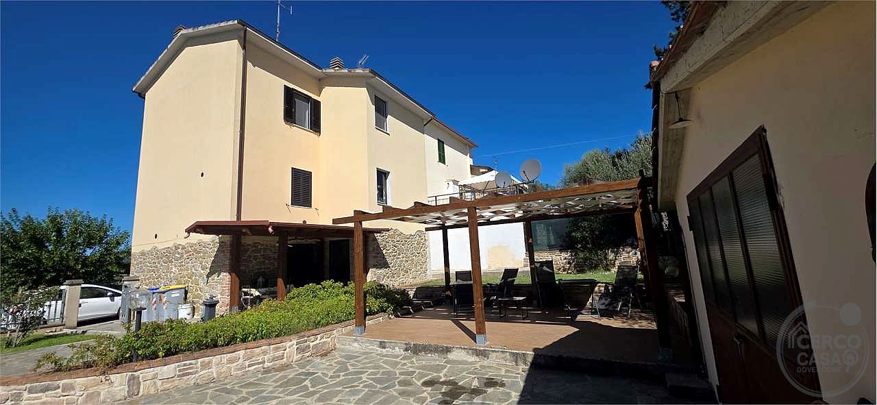CASA CIELO-TERRA RISTRUTTURATA CON GIARDINO PRIVATO - Perugia